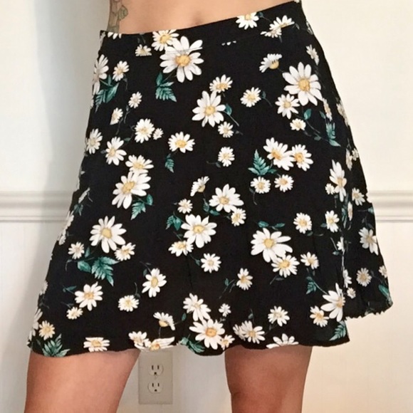 Daisy high wasted skirt - Picture 2 of 4